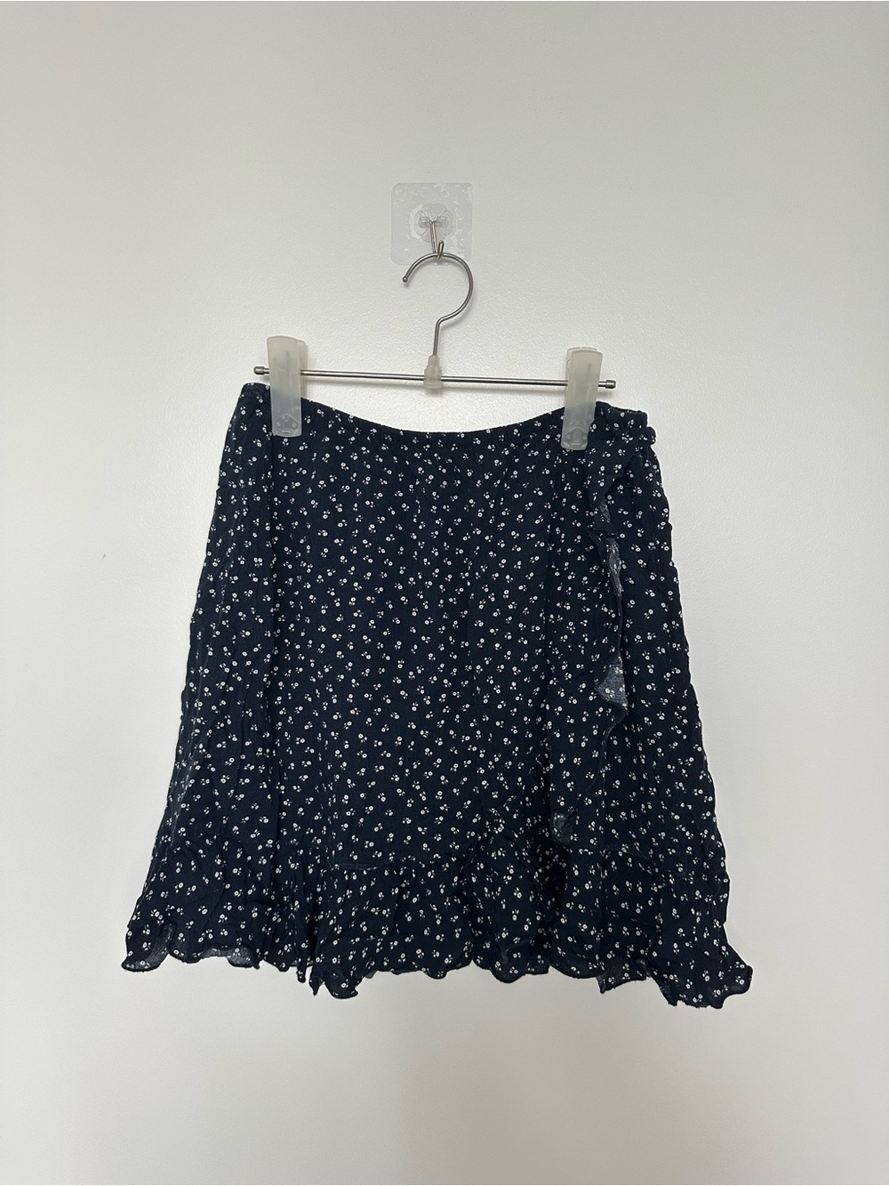 BNWOT Brandy Melville Navy Floral Ruffle Skirt